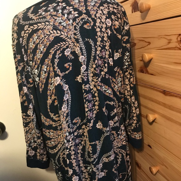 MAURICE’S paisley blouse - Picture 2 of 4